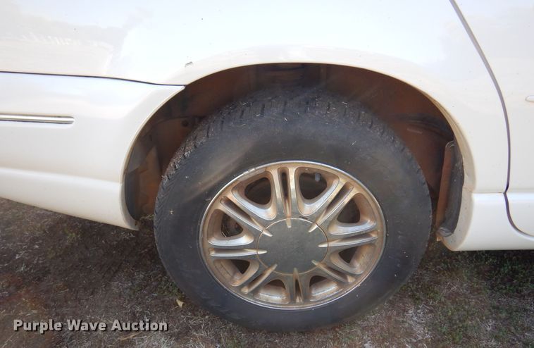 image for item KU9666 2000 Chrysler Cirrus