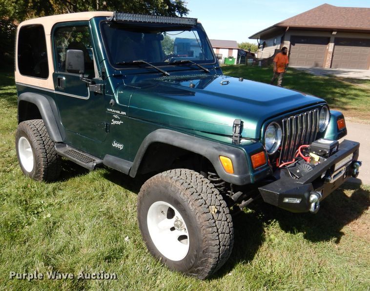 image for item KW9404 1997 Jeep Wrangler  SUV