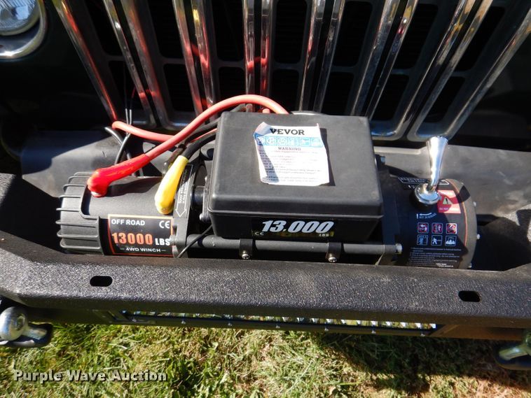 image for item KW9404 1997 Jeep Wrangler  SUV