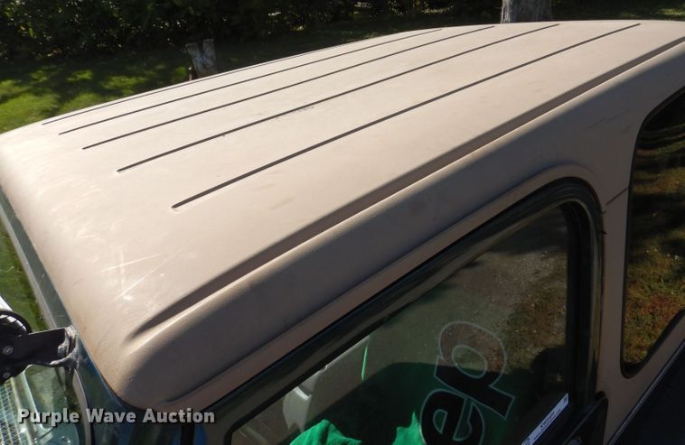 image for item KW9404 1997 Jeep Wrangler  SUV