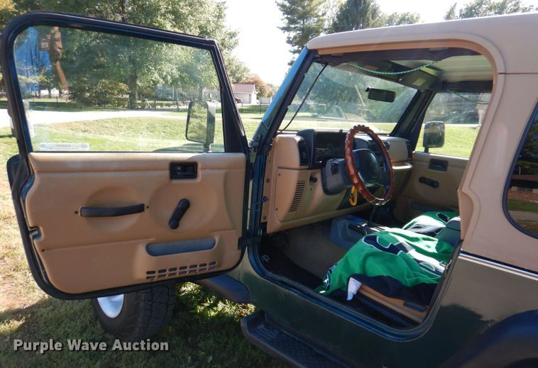 image for item KW9404 1997 Jeep Wrangler  SUV