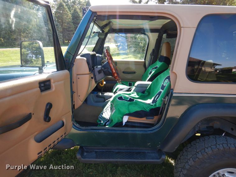 image for item KW9404 1997 Jeep Wrangler  SUV