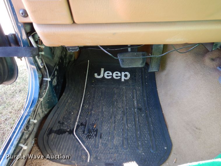 image for item KW9404 1997 Jeep Wrangler  SUV