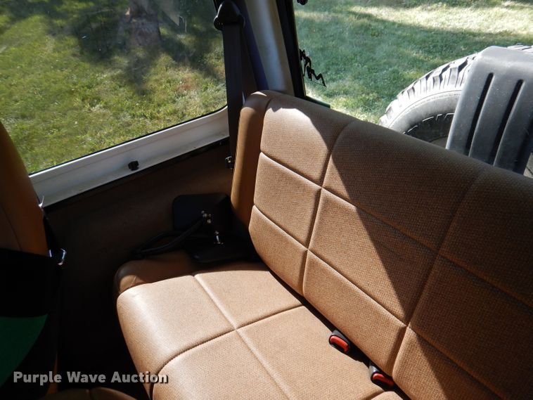 image for item KW9404 1997 Jeep Wrangler  SUV