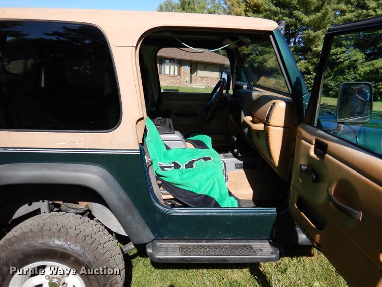 image for item KW9404 1997 Jeep Wrangler  SUV