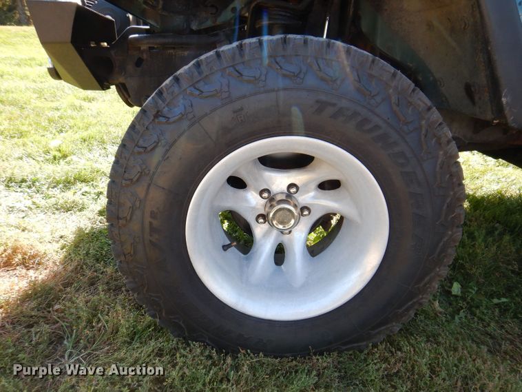 image for item KW9404 1997 Jeep Wrangler  SUV