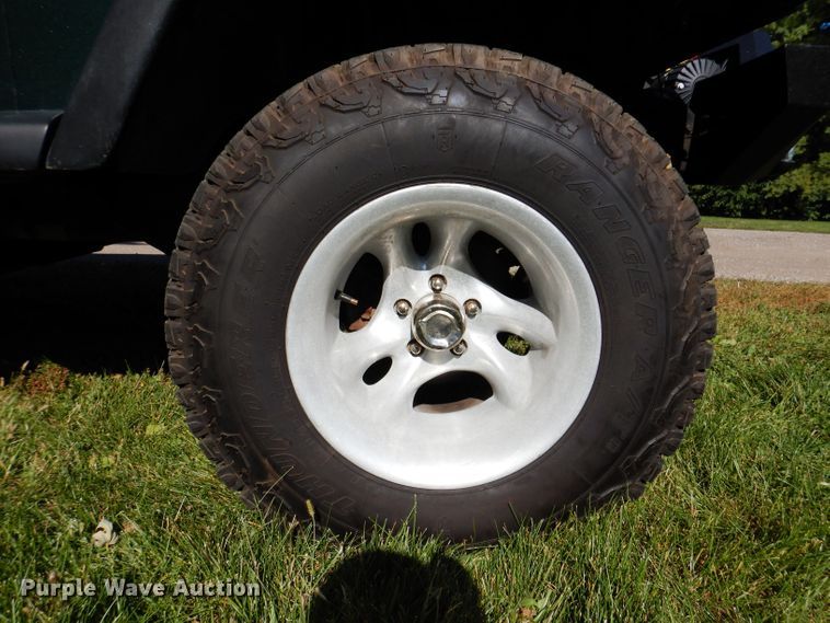 image for item KW9404 1997 Jeep Wrangler  SUV