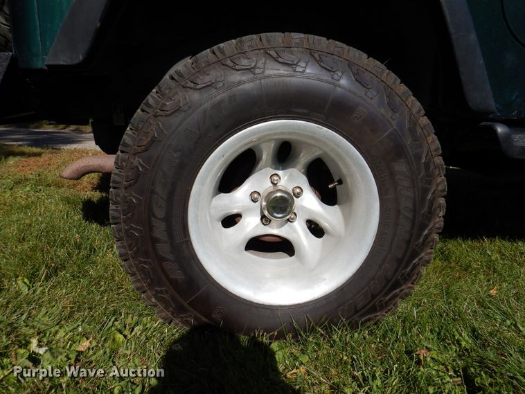 image for item KW9404 1997 Jeep Wrangler  SUV