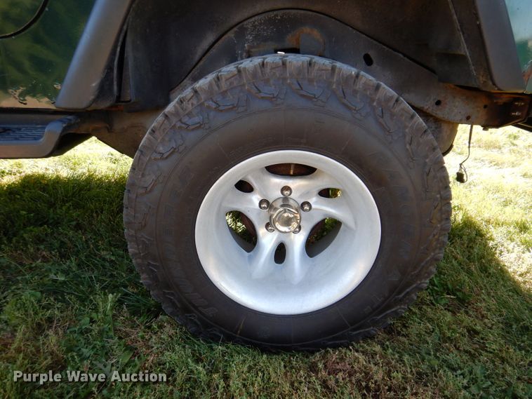 image for item KW9404 1997 Jeep Wrangler  SUV