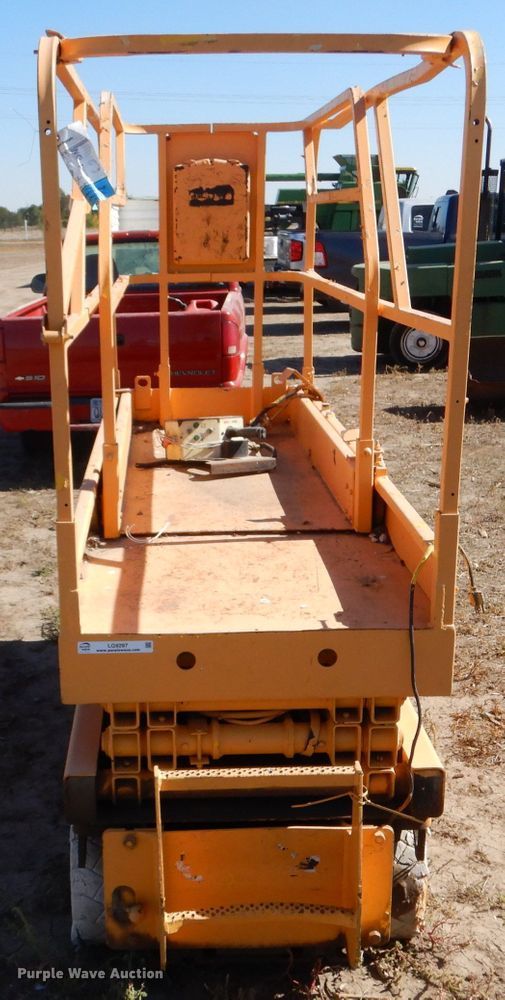 image for item LG9297 Haulotte Compact 2032E  scissor lift