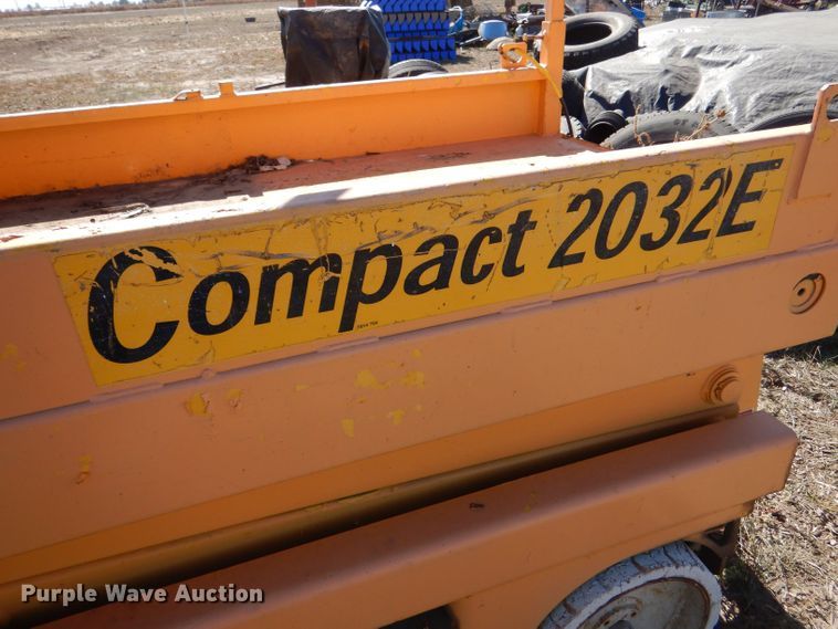 image for item LG9297 Haulotte Compact 2032E  scissor lift