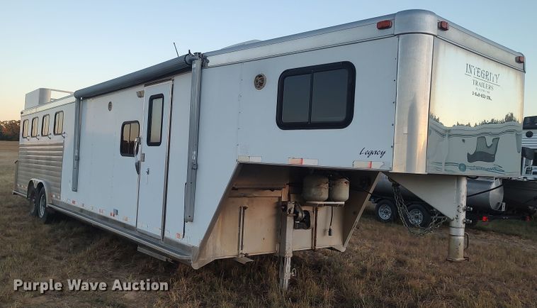 image for item LK9941 2004 Integrity  livestock trailer
