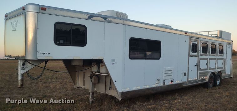 image for item LK9941 2004 Integrity  livestock trailer