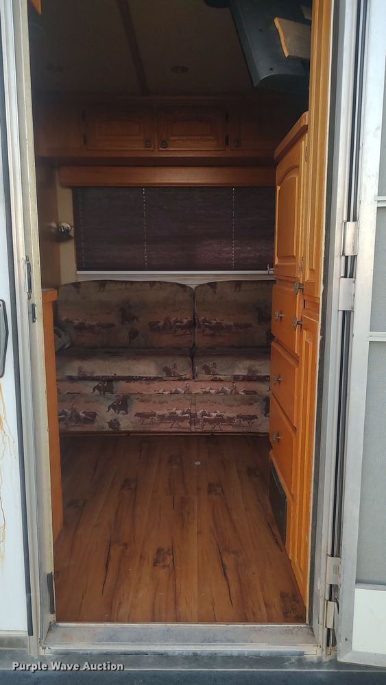 image for item LK9941 2004 Integrity  livestock trailer