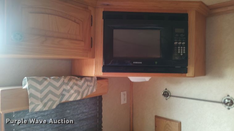 image for item LK9941 2004 Integrity  livestock trailer