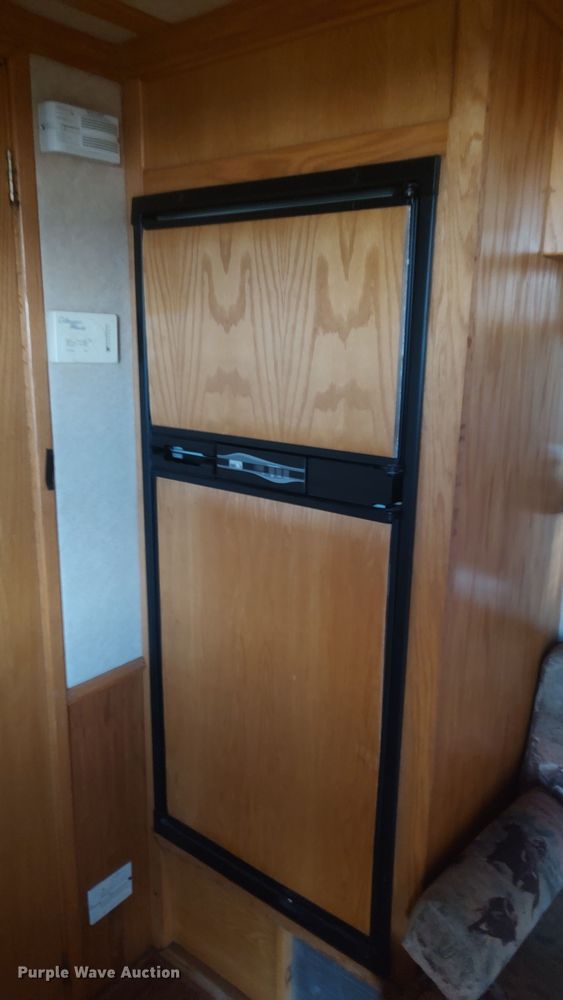 image for item LK9941 2004 Integrity  livestock trailer