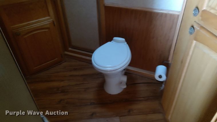 image for item LK9941 2004 Integrity  livestock trailer