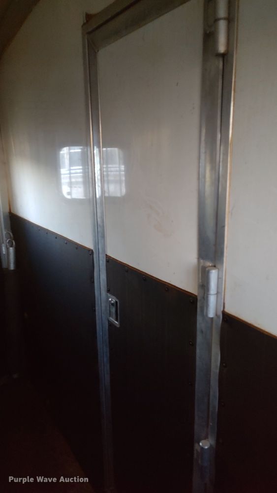 image for item LK9941 2004 Integrity  livestock trailer