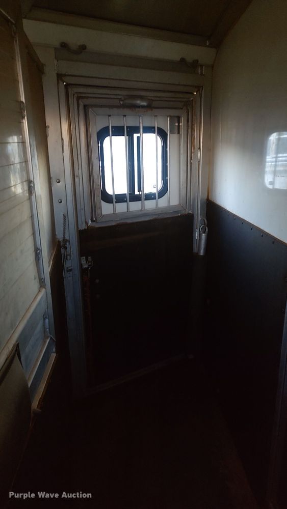 image for item LK9941 2004 Integrity  livestock trailer