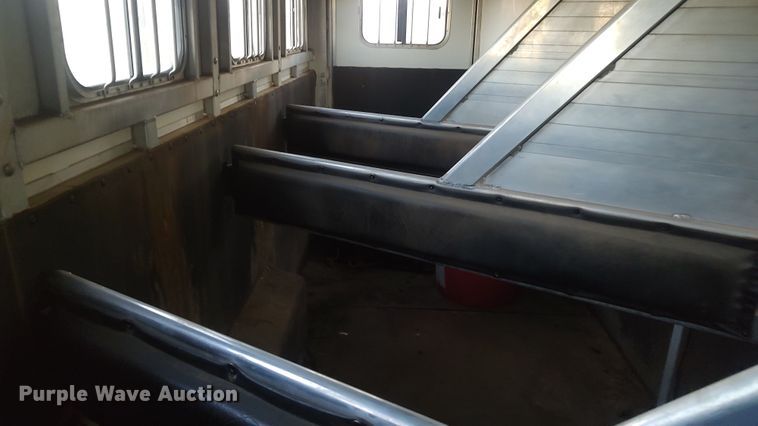 image for item LK9941 2004 Integrity  livestock trailer