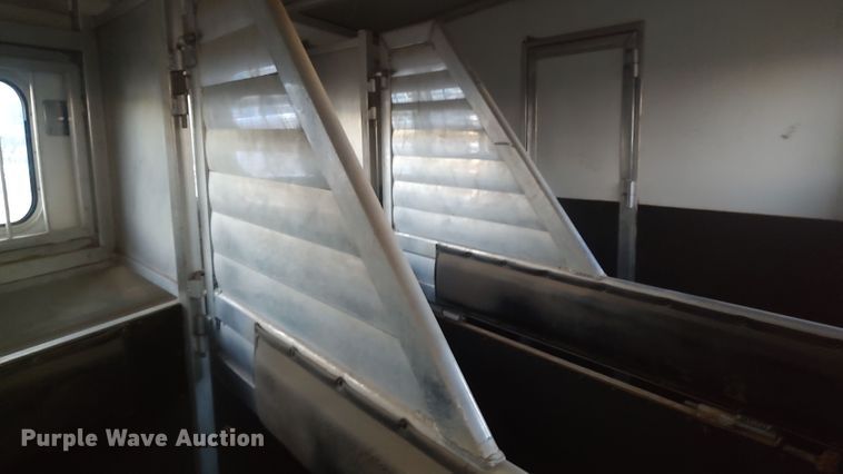 image for item LK9941 2004 Integrity  livestock trailer