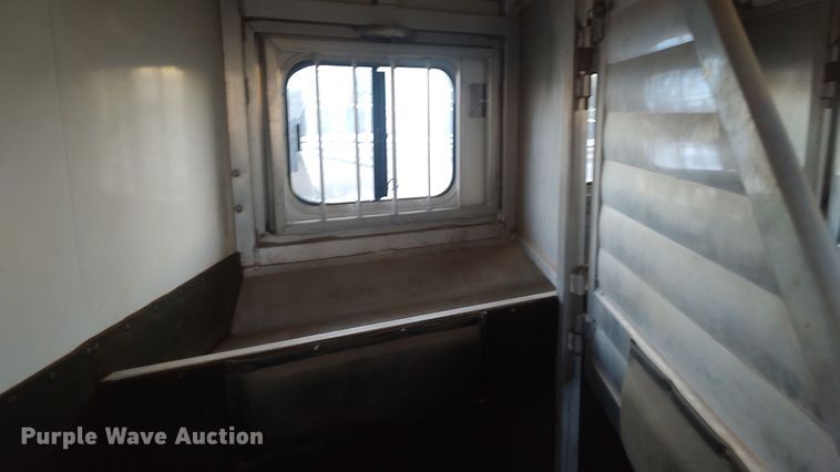 image for item LK9941 2004 Integrity  livestock trailer