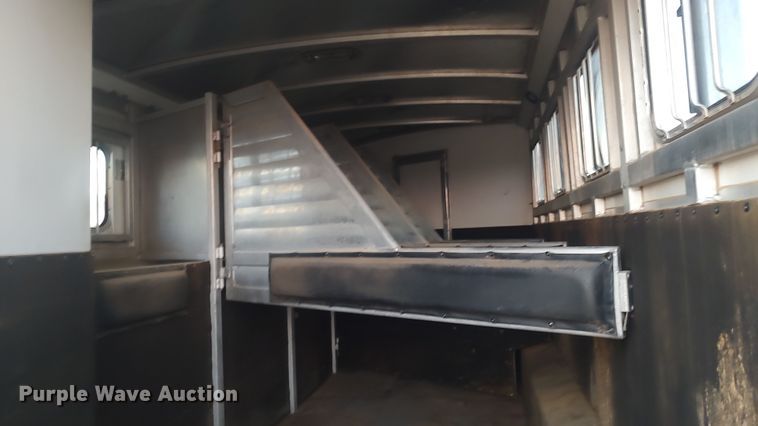 image for item LK9941 2004 Integrity  livestock trailer