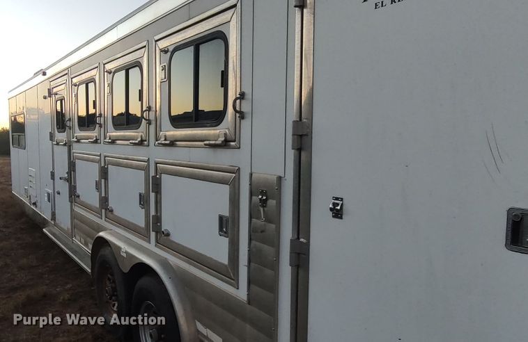 image for item LK9941 2004 Integrity  livestock trailer