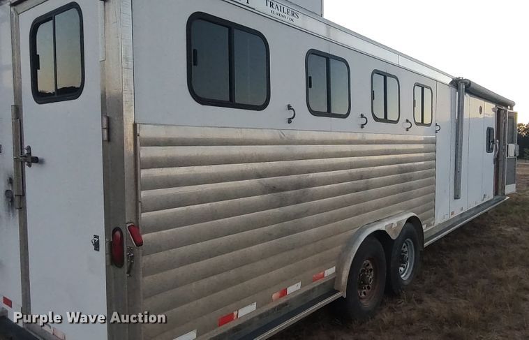 image for item LK9941 2004 Integrity  livestock trailer