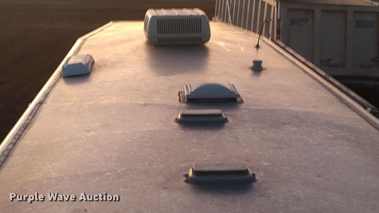 image for item LK9941 2004 Integrity  livestock trailer