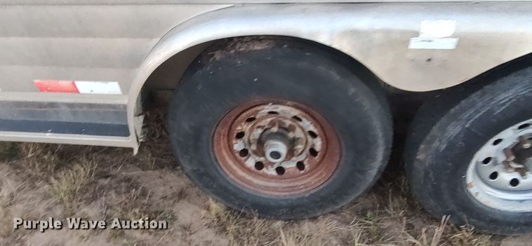 image for item LK9941 2004 Integrity  livestock trailer