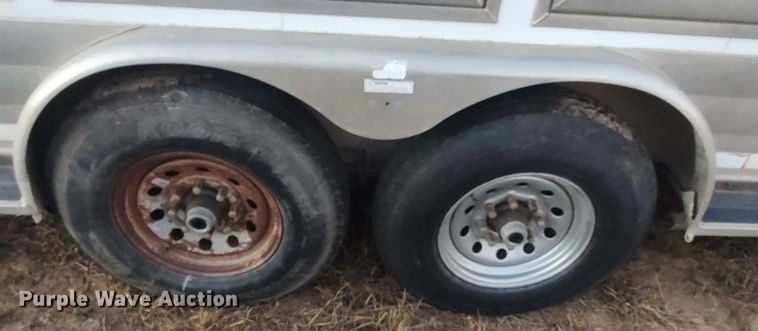 image for item LK9941 2004 Integrity  livestock trailer