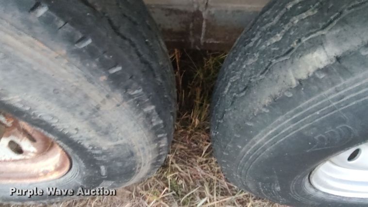 image for item LK9941 2004 Integrity  livestock trailer