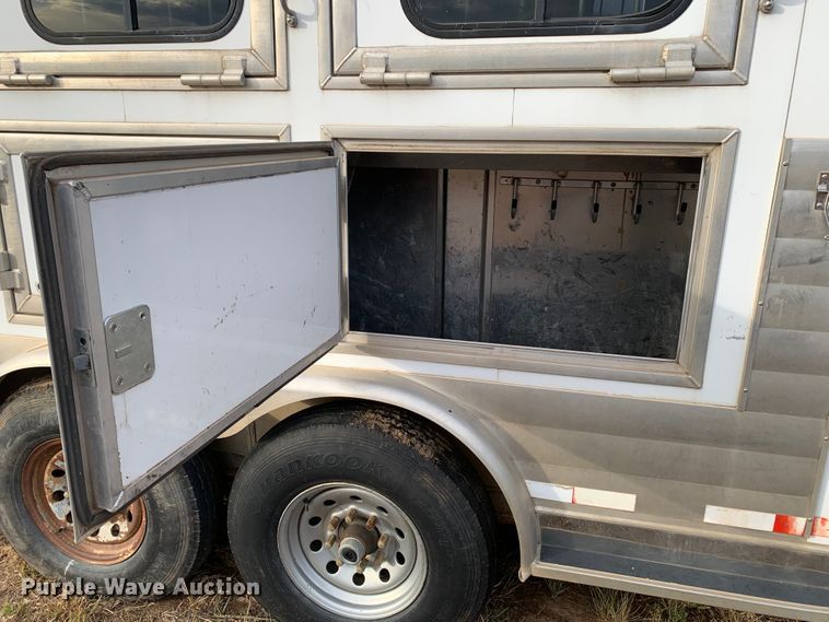 image for item LK9941 2004 Integrity  livestock trailer