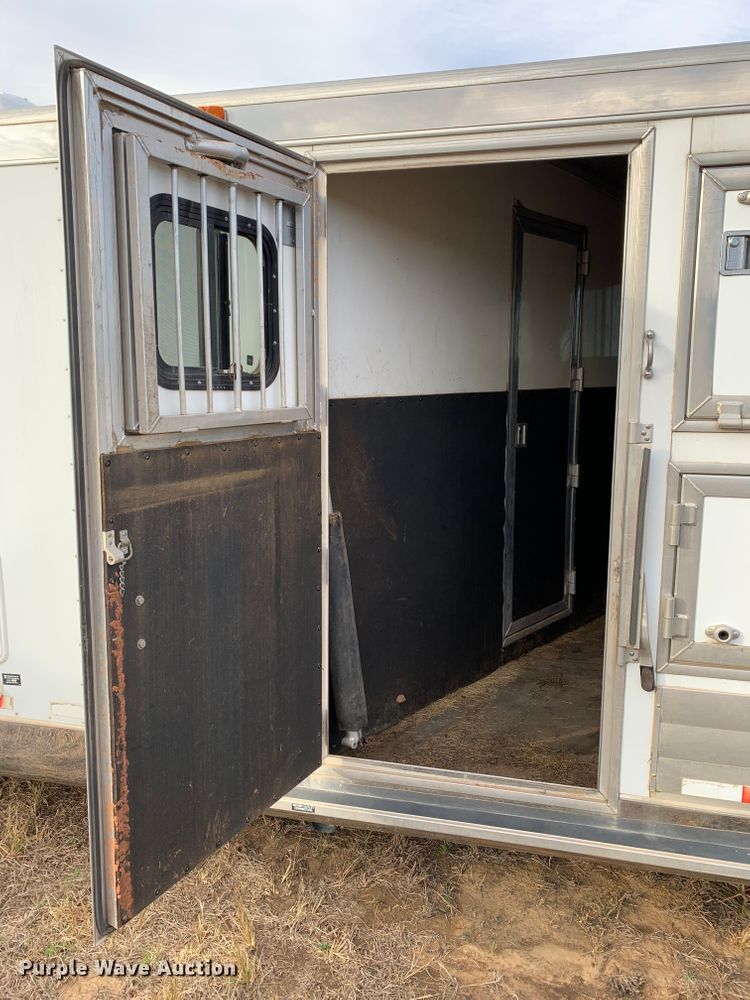 image for item LK9941 2004 Integrity  livestock trailer