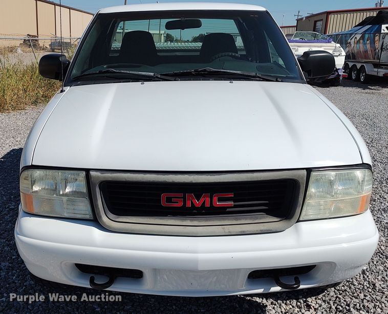 image for item LK9951 2003 GMC Sonoma  Ext. Cab pickup truck