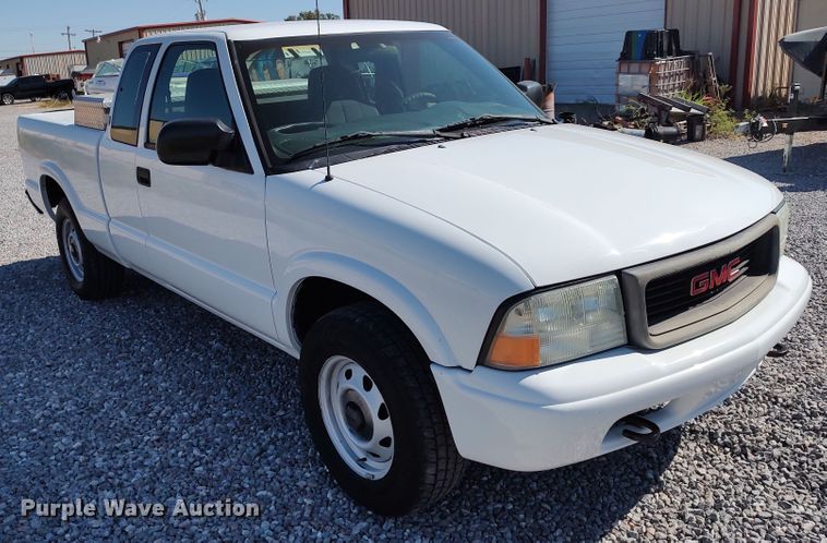 image for item LK9951 2003 GMC Sonoma  Ext. Cab pickup truck