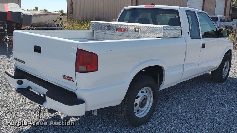 image for item LK9951 2003 GMC Sonoma  Ext. Cab pickup truck