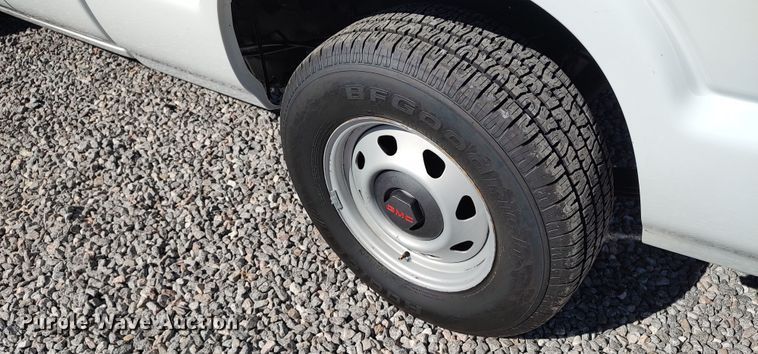 image for item LK9951 2003 GMC Sonoma  Ext. Cab pickup truck