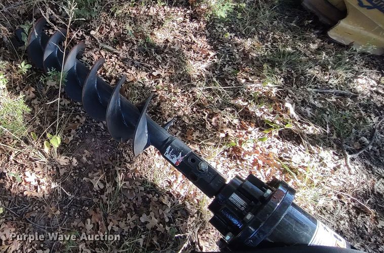 image for item LK9953 Kubota SA35  skid steer auger