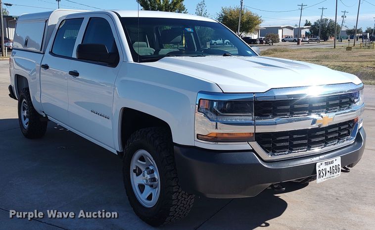 image for item LK9973 2018 Chevrolet Silverado 1500  Crew Cab pickup truck