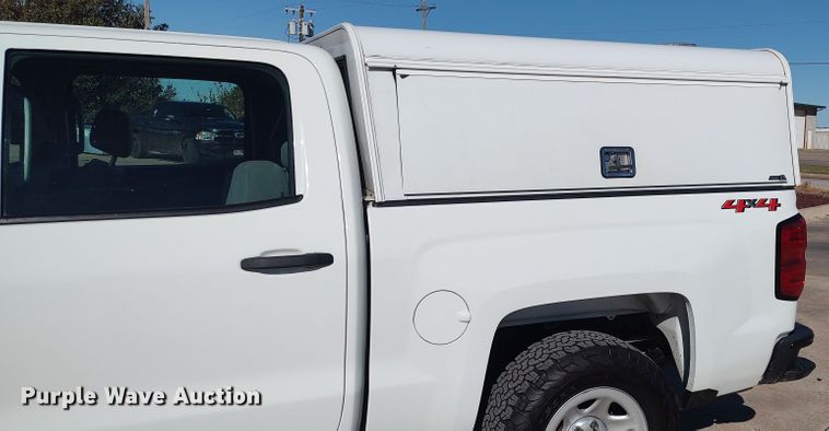 image for item LK9973 2018 Chevrolet Silverado 1500  Crew Cab pickup truck