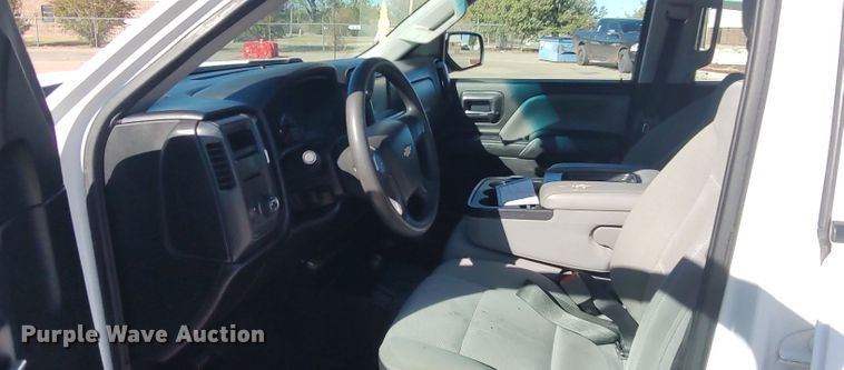 image for item LK9973 2018 Chevrolet Silverado 1500  Crew Cab pickup truck