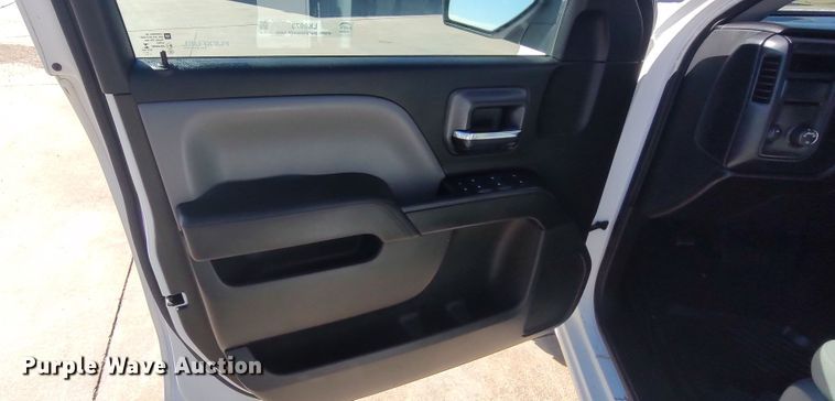 image for item LK9973 2018 Chevrolet Silverado 1500  Crew Cab pickup truck