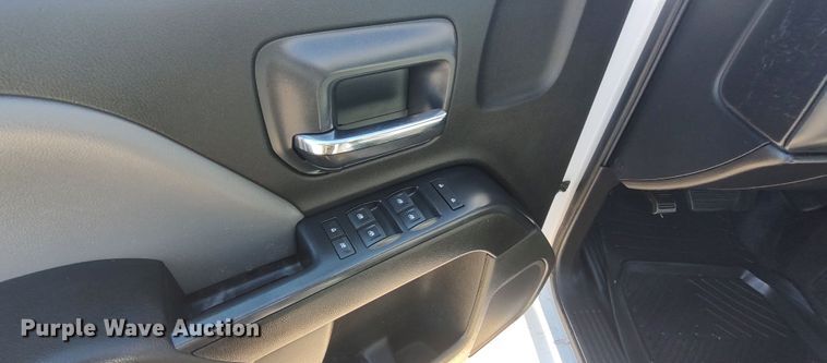 image for item LK9973 2018 Chevrolet Silverado 1500  Crew Cab pickup truck