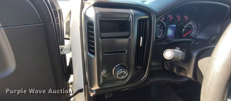 image for item LK9973 2018 Chevrolet Silverado 1500  Crew Cab pickup truck