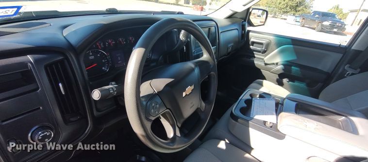 image for item LK9973 2018 Chevrolet Silverado 1500  Crew Cab pickup truck