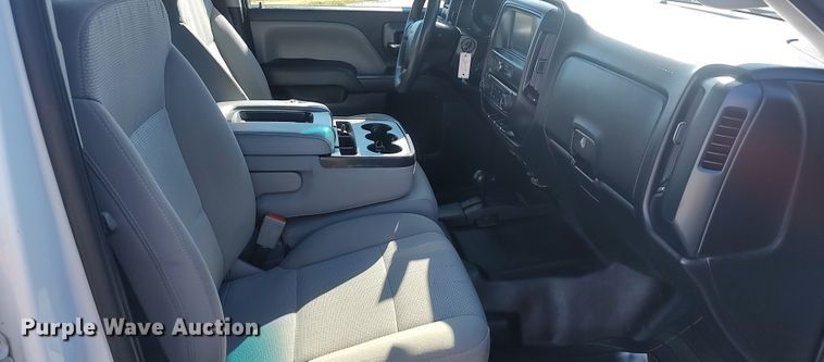 image for item LK9973 2018 Chevrolet Silverado 1500  Crew Cab pickup truck