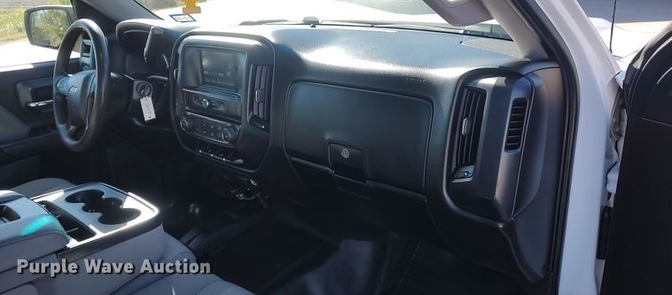 image for item LK9973 2018 Chevrolet Silverado 1500  Crew Cab pickup truck