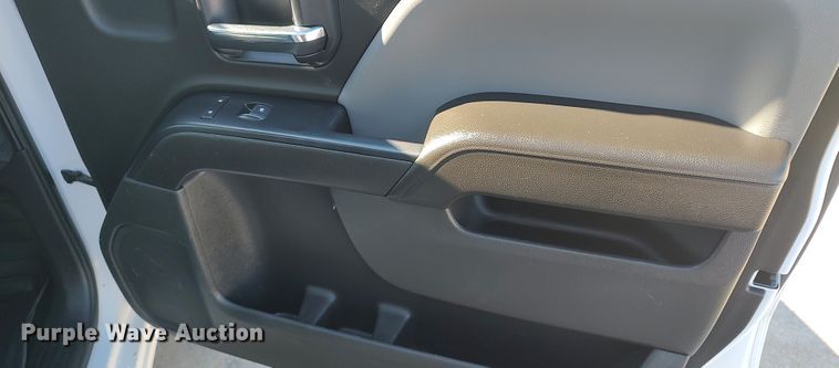 image for item LK9973 2018 Chevrolet Silverado 1500  Crew Cab pickup truck